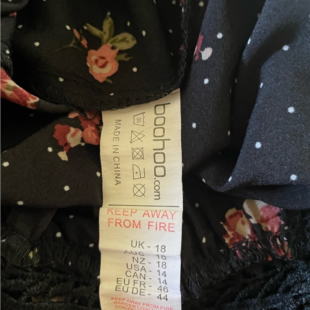 Boohoo Plus polka dot ditsy floral crochet insert romper - Picture 7 of 10